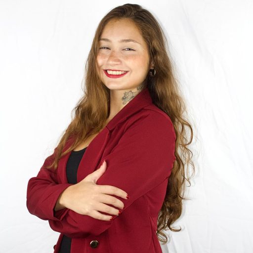 Sou psicóloga dedicada e apaixonada por promover saúde mental e bem-estar. Minha jornada profissional começou com o trabalho focado no autismo, e desde então expandi minha atuação para atender uma diversidade de demandas. Com uma abordagem acolhedora e personalizada, trabalho com questões de autoconhecimento, transtornos de ansiedade, depressão, TDAH, TOC e habilidades psicossociais. Acredito no poder da terapia como ferramenta de transformação, apoiando cada pessoa em sua própria trajetória, respeitando seu ritmo e singularidade. Meu objetivo é ajudar meus pacientes a desenvolverem mais equilíbrio emocional e relações saudáveis, com base na Terapia Cognitivo-Comportamental e Centrada na Pessoa. Além dos atendimentos clínicos, compartilho conteúdos e reflexões em meu Instagram: @psigabrielatozato. Vamos juntos construir uma vida com mais autoconfiança e bem-estar?